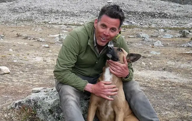 Het verhaal van Steve-O en zwerfhond Wendy