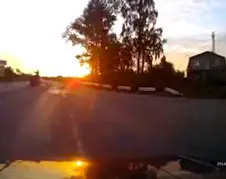 Laaghangende zon niet beste vriend van motorrijder