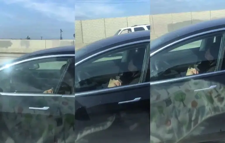 Gast pakt even bijtank momentje in Tesla