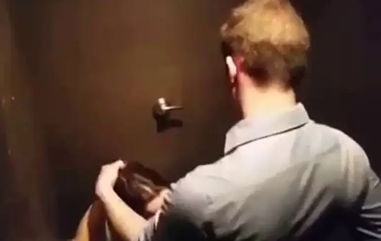 Tijdens hoogtepunt gestoord worden in de club