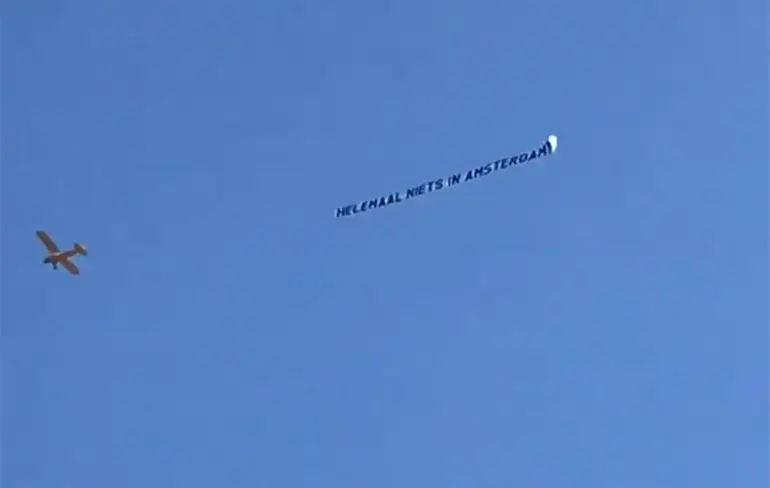 010 laat vliegtuigje boven 020 vliegen: "Helemaal niets in Amsterdam"