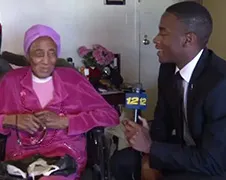 100 jaar oude vrouw heeft prangende vraag