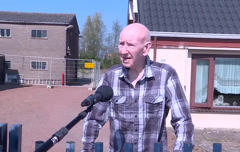 89-jarige terrorbuurman Piet schoot met pistool op de buren