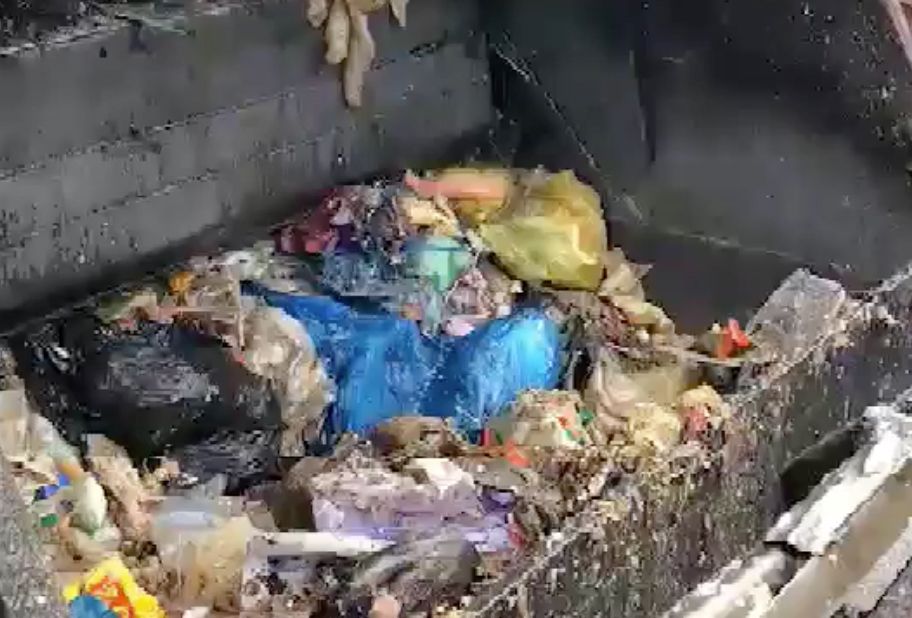 Afgedankt speeltje in vuilniswagen Shanghai doet nog even een rondje