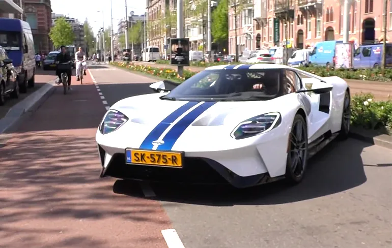 Afrojack heeft een nieuw autootje van ruim 650.000 euro