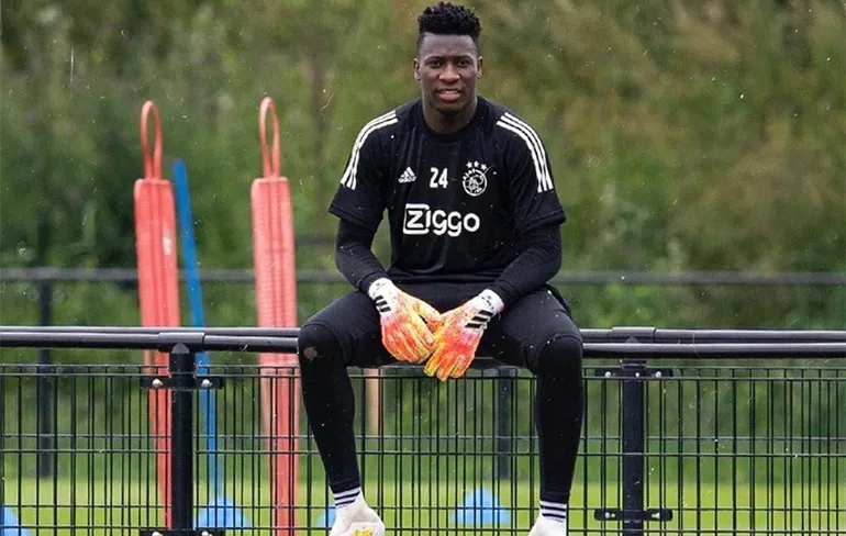Ai, UEFA schorst Ajax keeper Onana 12 maanden wegens dopingovertreding