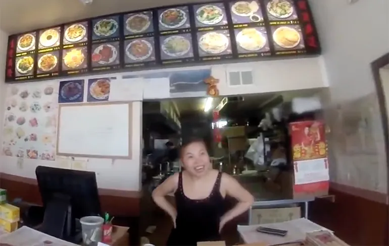 Als je een Polyglot bent kun je wel praatje maken bij de Chinees