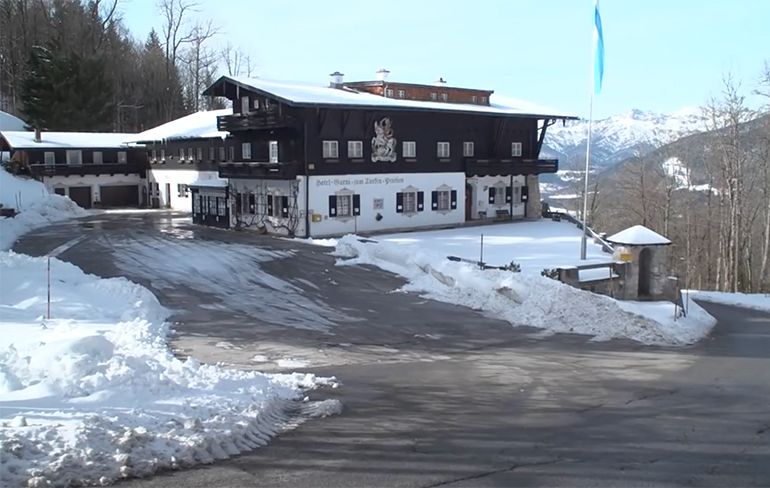 Altijd al een voormalig "Nazihotel" in een Duits skigebied willen hebben?