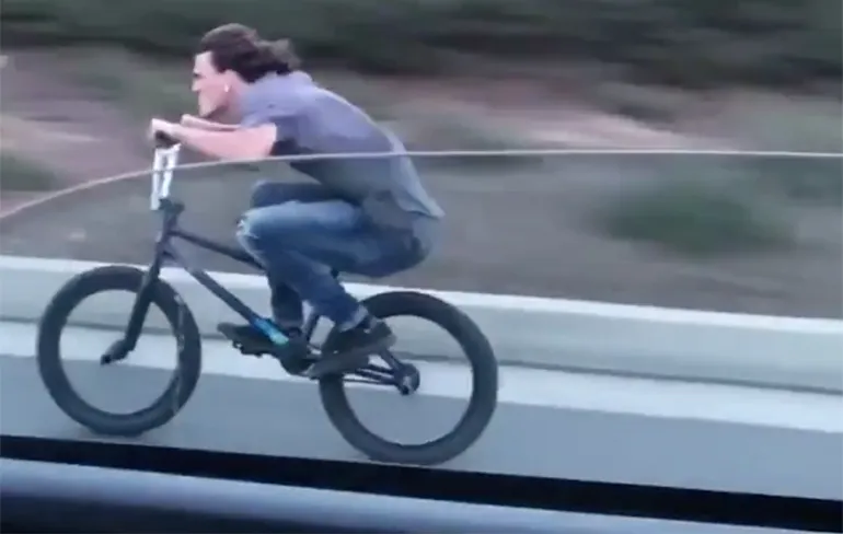 Anders ga je gewoon 80 kilometer per uur op je BMX fietsje!
