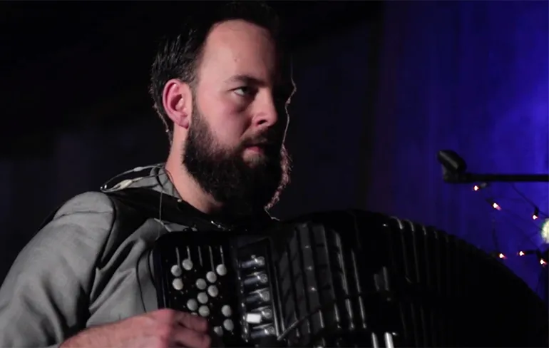 Arcade van Duncan Laurence op een Accordion