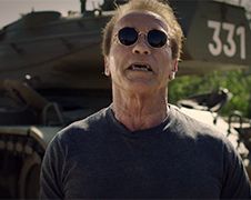 Arnold Schwarzenegger is back om dingen op te blazen