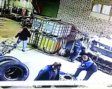 Autoband vindt monteur niet zo aardig