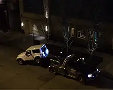 Automobilist Chicago wil echt niet weggesleept worden!