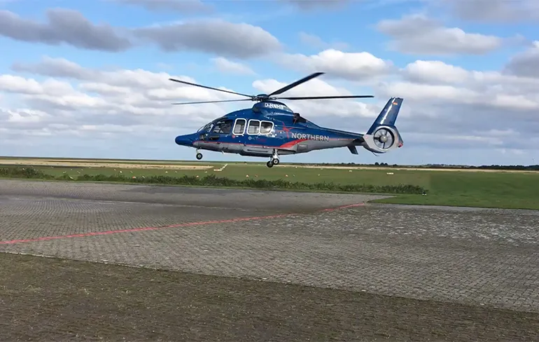 Awesome beelden als frame rate camera en rotor helikopter gelijk zijn