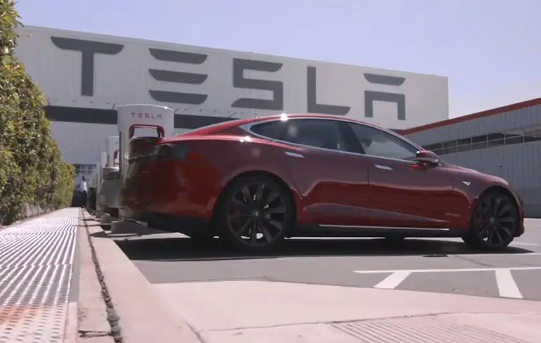 Awesome robottechniek in de Tesla-fabriek