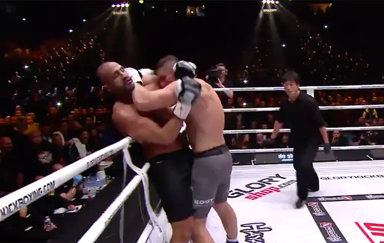 BAM! Arm van Badr Hari kapot, dus Rico Verhoeven wint!