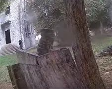 BAM! Ineens een stuk metaal uit de grond tijdens potje Airsoften