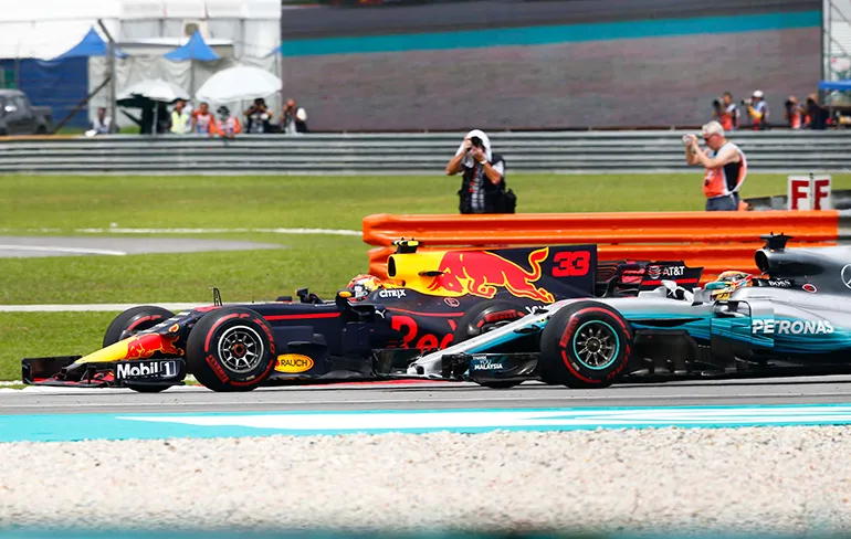 BAM! Max Verstappen wint de Grand Prix van Maleisië!