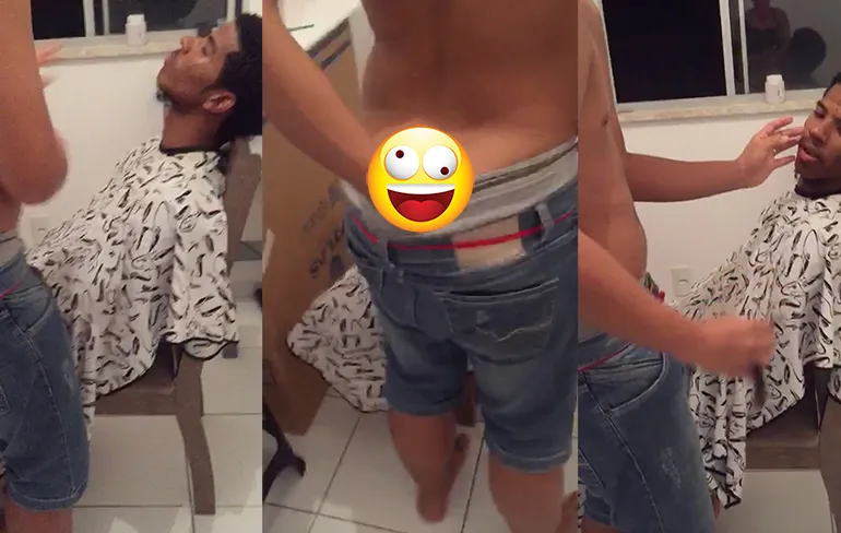 Barbier heeft hele speciale creme om snor te scheren