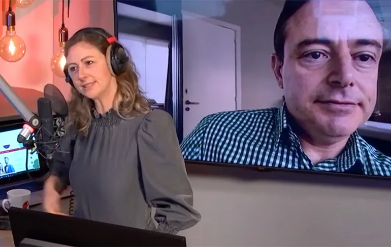Bart de Wever, burgemeester van Antwerpen, doet interview in onderbroek