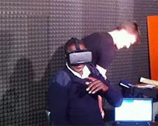Bewaker Uganda moet even wennen aan Oculus Rift