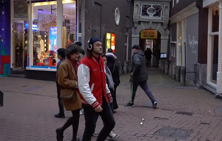 Bewezen: 24 uur luisteren naar kerstmuziek is niet goed voor je!