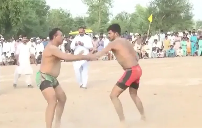 Bij Freestyle Kabaddi mag je flink uithalen met vlakke hand