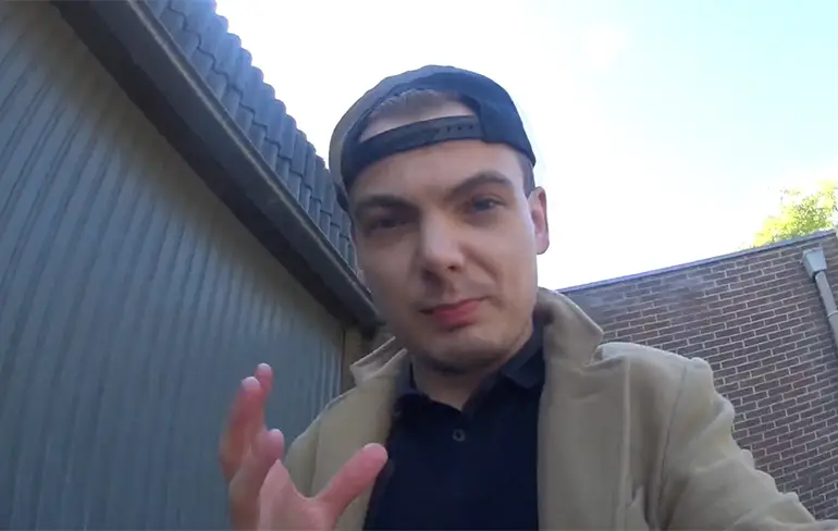 Bijbaantje in Supermarkt als student? Nee joh, ik bal voor doekoe!