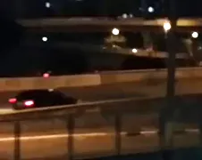 Bijna slachtoffer overval op snelweg Brazilië geeft dot gas!