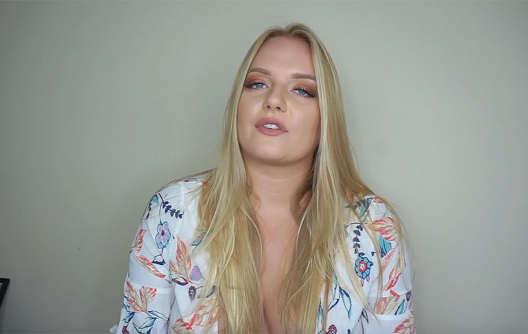 Blonde Badd Angel met zogenaamd maatje meer maakt ook Try On video's