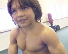 Bodybuilder Little Hercules is niet zo klein meer