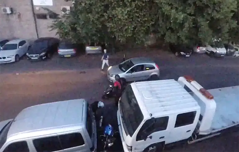 Boeven in Londen hebben zinnen gezet op motor, maar krijgen Karma