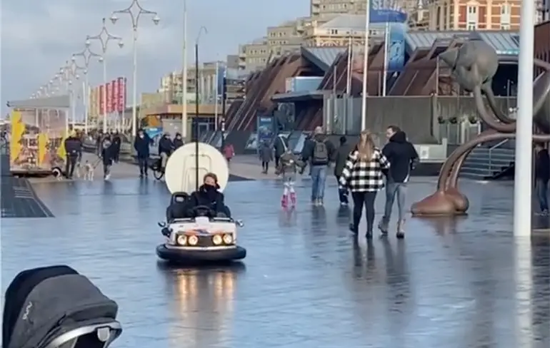 Botsauto het nieuw vervoersmiddel van de politie Scheveningen?