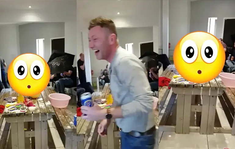 Boys hebben iets speciaals van menukaart gekozen voor feestje