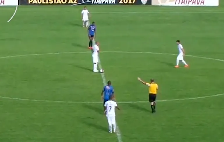 Braziliaan Mirrai maakt doelpunt bij aftrap