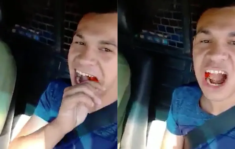 Braziliaan tjapt stoer een hele hete peper, maar komt daar heel snel van terug