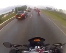Braziliaanse motorrijder dood na koppen band