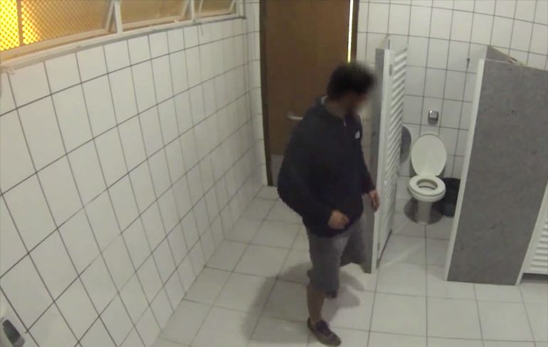 Brazilianen doen terroristische aanslag op het toilet grap