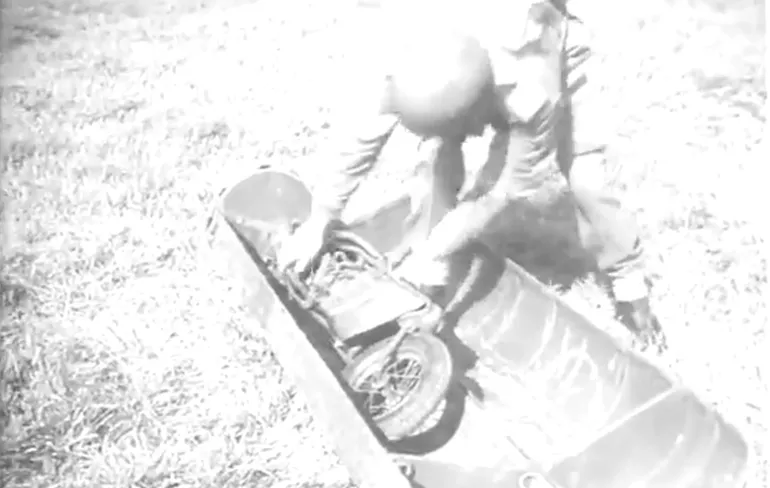 Britse parachutisten hadden een scootertje om zich op de grond te verplaatsen