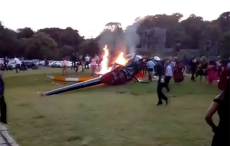 Bruid overleefd helikoptercrash en stapt vlak daarna in huwelijksbootje