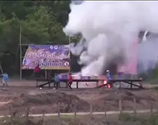 Bruut vuurwerk gaat stukje vliegen!
