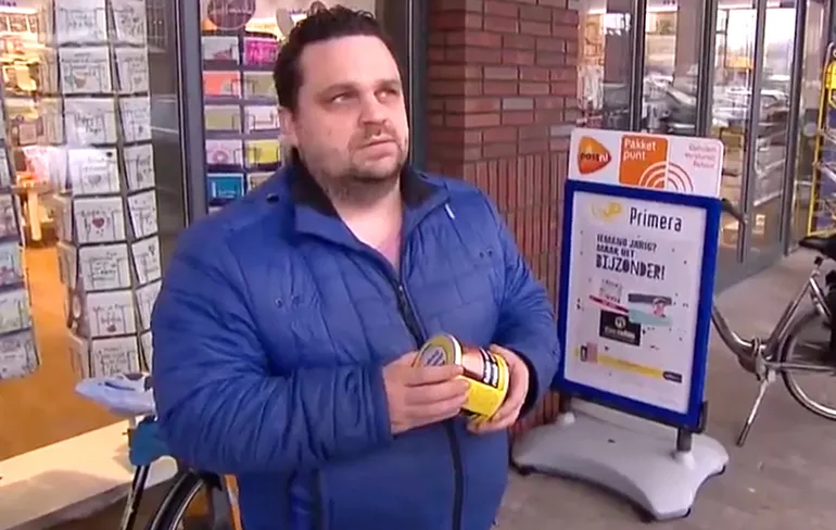 Budget-tatoeëerder uit Tilburg verminkt mensen met onafgemaakte tatoeages