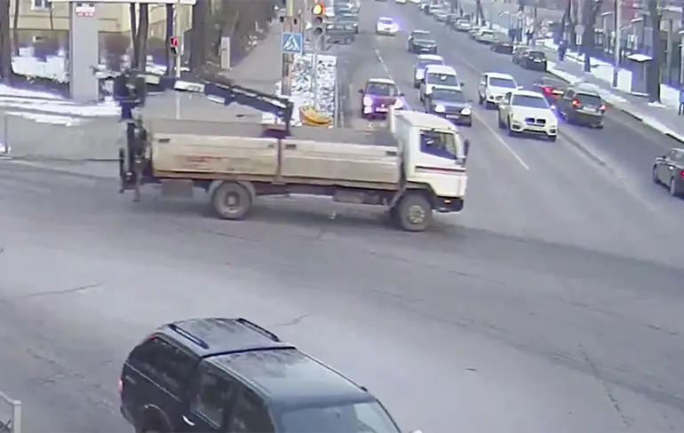Chauffeur is duidelijk wat vergeten vast te maken