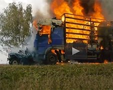 Chauffeur van Lada levend verbrand na verschrikkelijk ongeluk