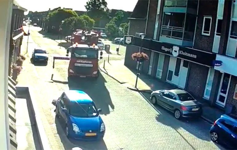 Chauffeur van vuilniswagen in Swalmen is steunbalk vergeten