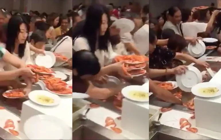 Chinese toeristen laten zich helemaal gaan tijdens buffet