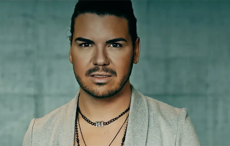 Clip "Halte Onbekend" van Roy Donders is best een beetje eng