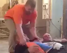 Collega donkere kant van jezelf laten zien!