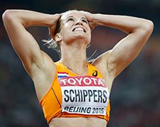 Dafne Schippers pakt WK-goud op 200 meter met historische tijd!