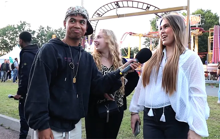 Dame op Park Hilaria is open over haar seksleven: "White guys zijn saai"